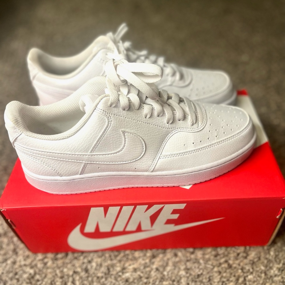 Nike - White Sneakers
